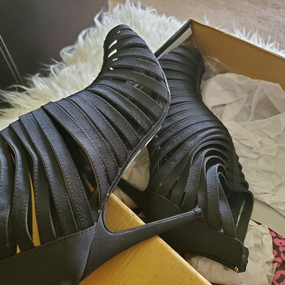 Dollhouse Shoes - Women's scrappy shoe bootie